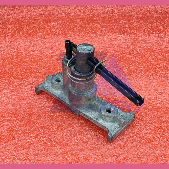 Ключевина аварийного замка дверей шахты левая 3201.05.1010 3201.03.0001V01 Selcom